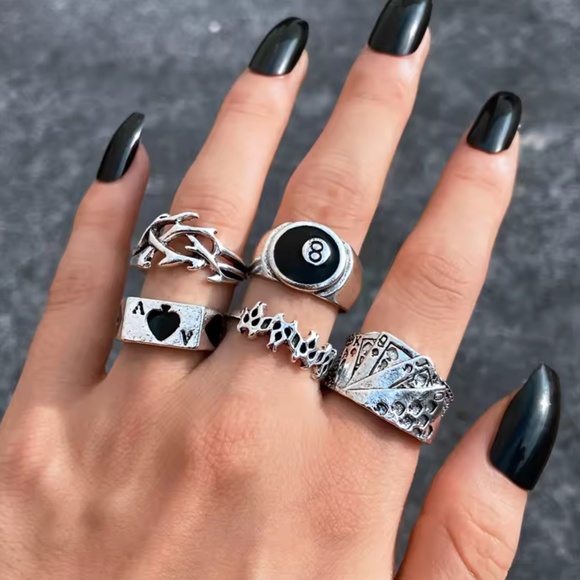 Y2K 5 rings set random sizes silver tone gothic punk rings - Picture 1 of 1